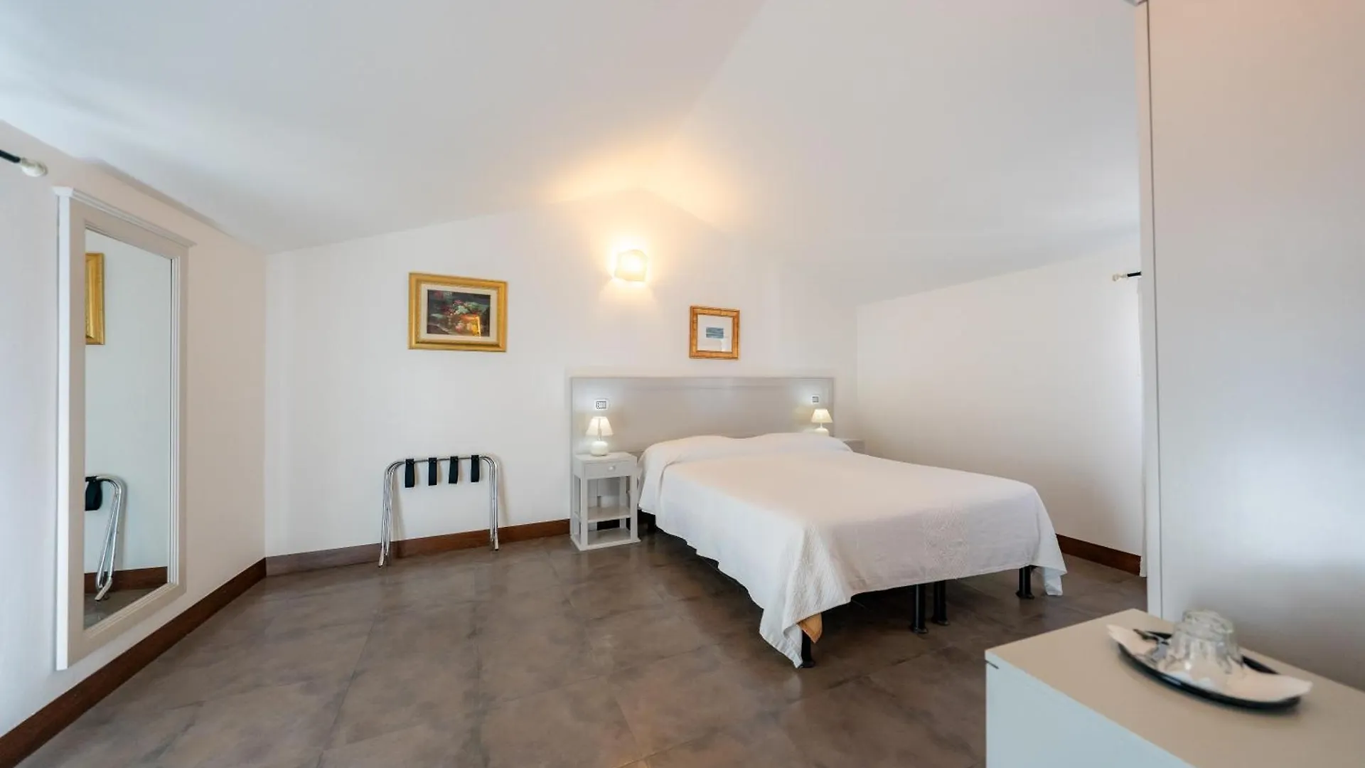 Albergo Residenziale La Corte Tortoli 3*,